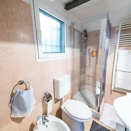 Anais' Loft- Osp. Sant'orsola-fiera Lägenhet *